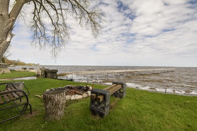 Enjoy all that Lake Winnebago has to offer! This impressive 3BR - photo 7