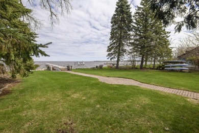Enjoy all that Lake Winnebago has to offer! This impressive 3BR - photo 10