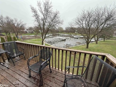Nicely updated 1 bedroom + loft with LAKE ACCESS! Remodeled - photo 13