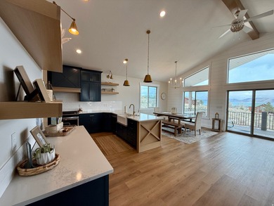 NIGHTLY RENTAL IN BEAUTIFUL BEAR LAKE! Fully stocked *Turn Key* - photo 13