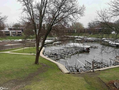 Nicely updated 1 bedroom + loft with LAKE ACCESS! Remodeled - photo 14