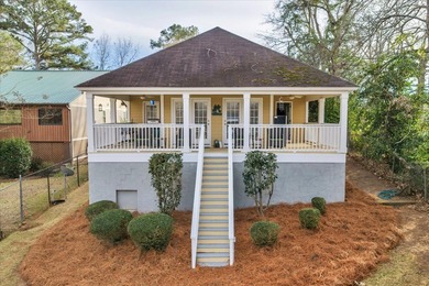 ADORABLE cottage in much loved Pecan Slough!!! This one story 2 - photo 2