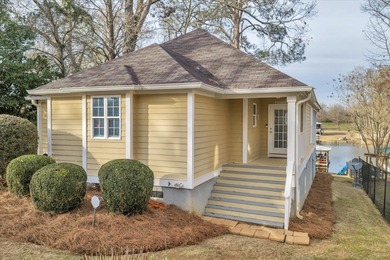 ADORABLE cottage in much loved Pecan Slough!!! This one story 2 - photo 3