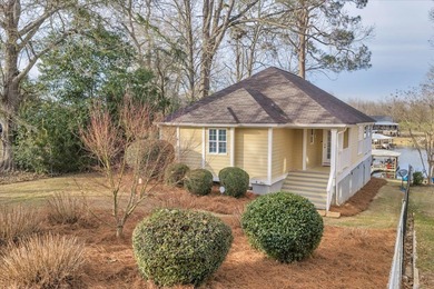 ADORABLE cottage in much loved Pecan Slough!!! This one story 2 - photo 6
