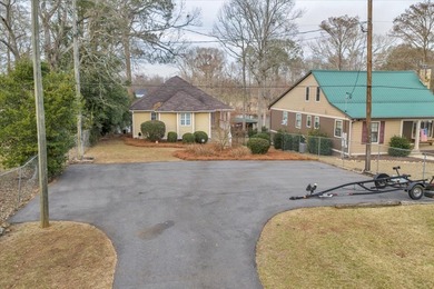 ADORABLE cottage in much loved Pecan Slough!!! This one story 2 - photo 7