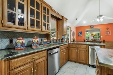 This home in the gated Hideaway Lake will impress the most - photo 17