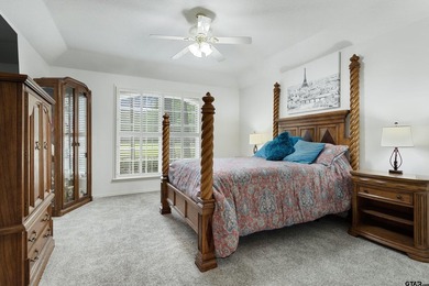 This home in the gated Hideaway Lake will impress the most - photo 27