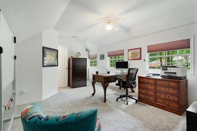 This home in the gated Hideaway Lake will impress the most - photo 30