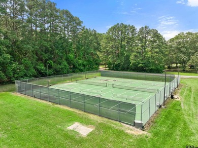 This home in the gated Hideaway Lake will impress the most - photo 33