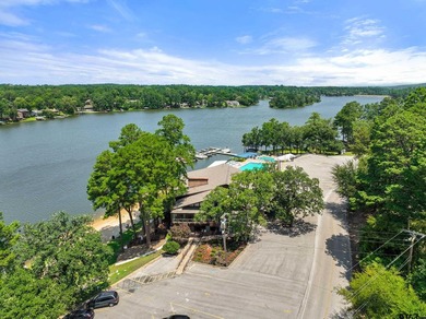This home in the gated Hideaway Lake will impress the most - photo 37