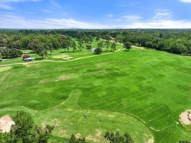 This home in the gated Hideaway Lake will impress the most - photo 40