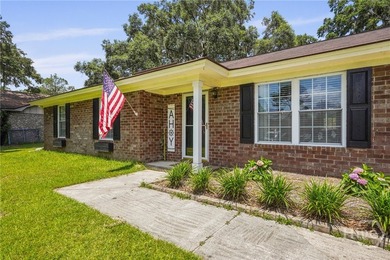 Rare find on Oatland Island! This beautifully updated all-brick - photo 3