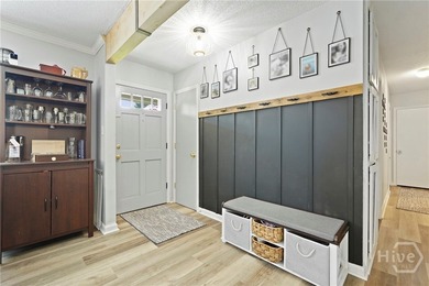 Rare find on Oatland Island! This beautifully updated all-brick - photo 4