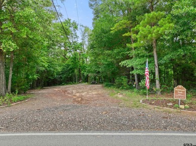 This home in the gated Hideaway Lake will impress the most - photo 45