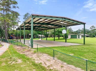 This home in the gated Hideaway Lake will impress the most - photo 47