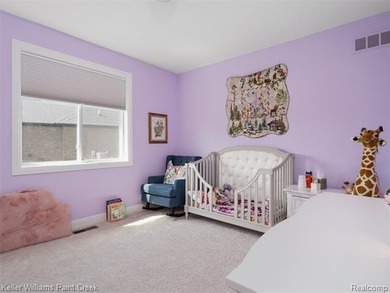 Perfectly positioned and surrounded by breathtaking natural - photo 12