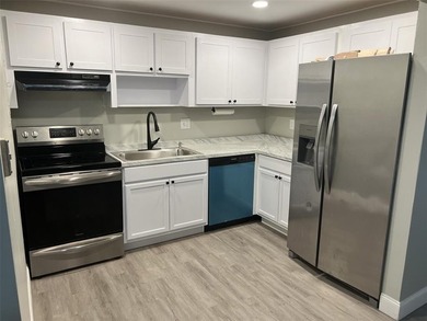 Spacious 1bed-1.5 bath condo, fully renovated and move-in ready
