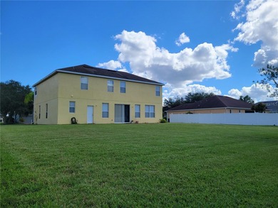 This beautiful property features an open floor plan and high - photo 5