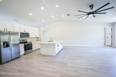 MotiOpen, airy, and move-in ready--with a flexible layout and - photo 11