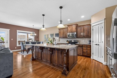 Welcome home to this stunning Kettler-built ranch in desirable - photo 11