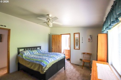 Nestled along the scenic Oregon Coast, this charming 2-bedroom - photo 16