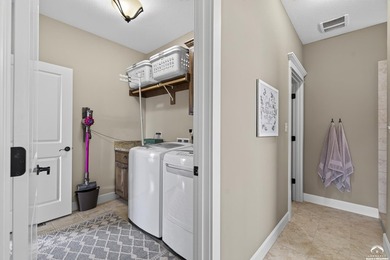 Welcome home to this stunning Kettler-built ranch in desirable - photo 17