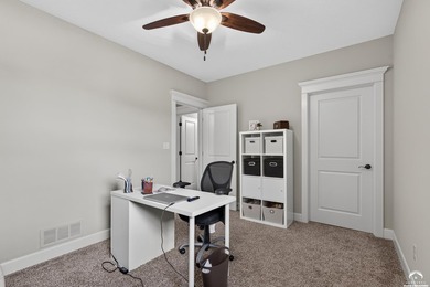 Welcome home to this stunning Kettler-built ranch in desirable - photo 30