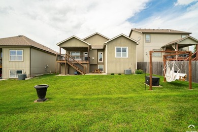 Welcome home to this stunning Kettler-built ranch in desirable - photo 33