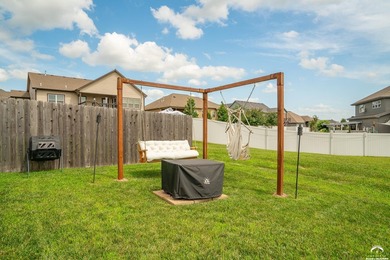 Welcome home to this stunning Kettler-built ranch in desirable - photo 34