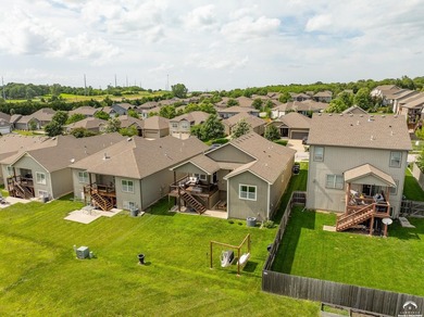 Welcome home to this stunning Kettler-built ranch in desirable - photo 39