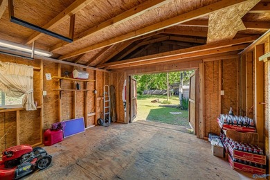 Tucked away near Weiss Lake, this home offers the kind of - photo 39