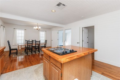 Located in the charming Del Mar historic subdivision you will - photo 12