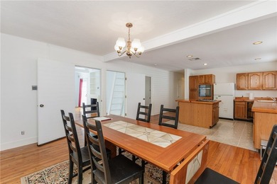 Located in the charming Del Mar historic subdivision you will - photo 14