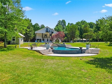 Luxury Estate on 5 Beautiful Acres with Saltwater Pool Welcome - photo 1