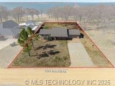 Located on the beautiful sandy beaches of Lake Texoma, this - photo 21