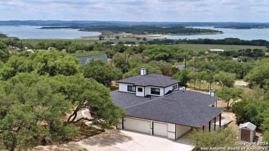 Canyon Lake Home For Sale in Canyon Lake Texas