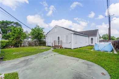 Located in the charming Del Mar historic subdivision you will - photo 32
