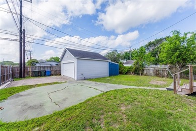 Located in the charming Del Mar historic subdivision you will - photo 37