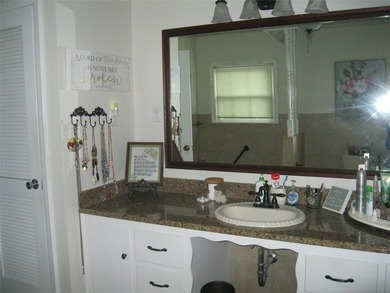 YOU MUST SEE THIS CHARMING HOME! Full of character and decorated - photo 22