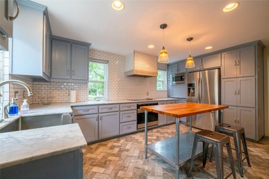 A Rare Lakefront Retreat on Lake Worth, 20 MIN. NW of Down Town - photo 10