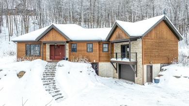 (private lake, pond, creek) Home For Sale in Mont-Blanc Quebec