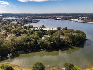 Welcome to one of Kittery's most desirable waterfront