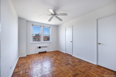 2 Bedroom conveniently located in Spuyten Duyvil. Windowed - photo 11