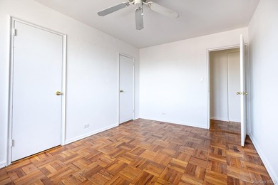 2 Bedroom conveniently located in Spuyten Duyvil. Windowed - photo 13