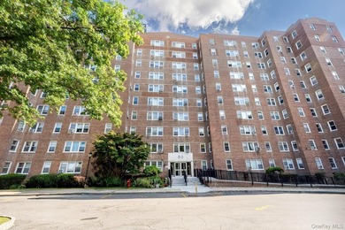 2 Bedroom conveniently located in Spuyten Duyvil. Windowed - photo 25