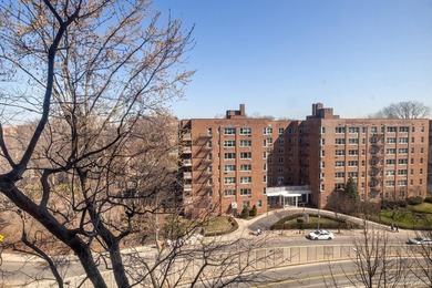 2 Bedroom conveniently located in Spuyten Duyvil. Windowed - photo 26