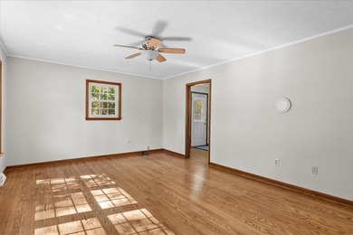 Completely renovated and move-in ready, this beautiful 3-bedroom - photo 4