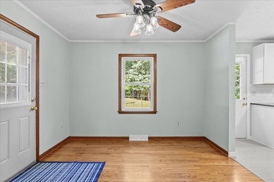 Completely renovated and move-in ready, this beautiful 3-bedroom - photo 5