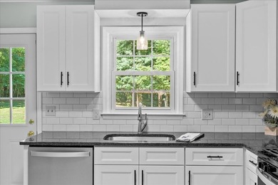 Completely renovated and move-in ready, this beautiful 3-bedroom - photo 7