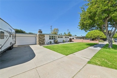 Beautifully maintained 3-bedroom/1.5-bathroom home offering a - photo 3